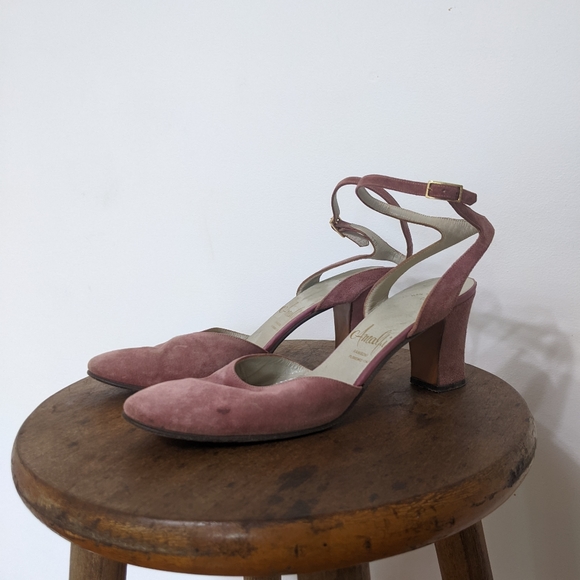 vtg 1960s dainty pink suede ankle strap heels - Picture 2 of 7